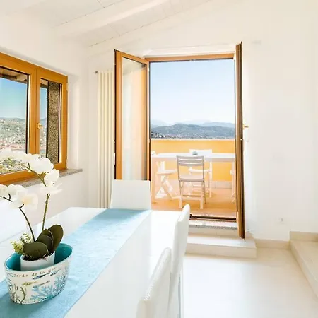 公寓 Piccapiana Sea View Attic Flat *